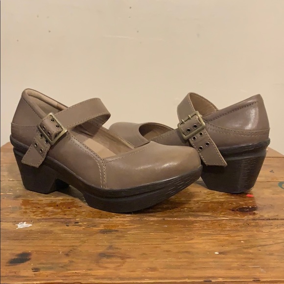 sanita pixie clog